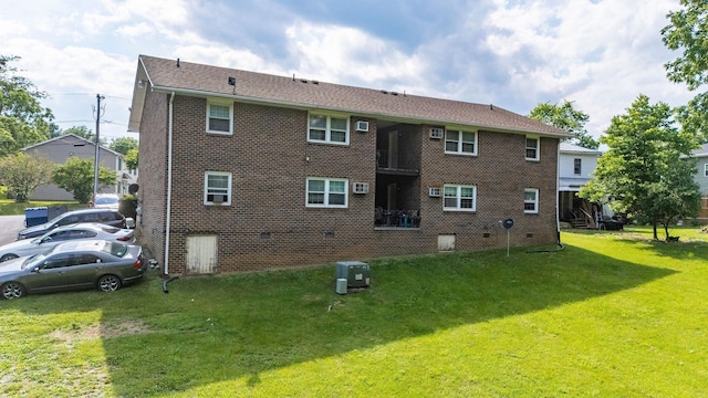 65 Woodlee Rd, Staunton, VA 24401 - back of property with brick siding and a lawn