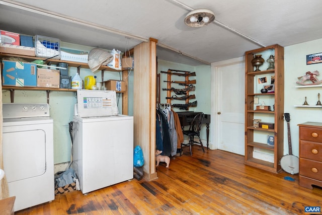 613 6th St, Shenandoah, VA 22849 - laundry room featuring washer and clothes dryer and wood finished floors