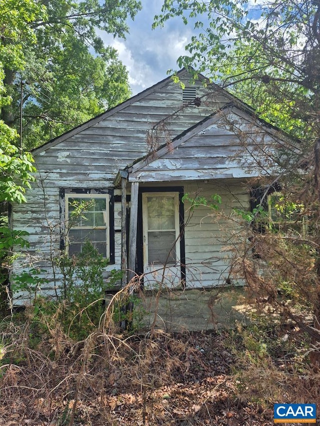 view of outdoor structure