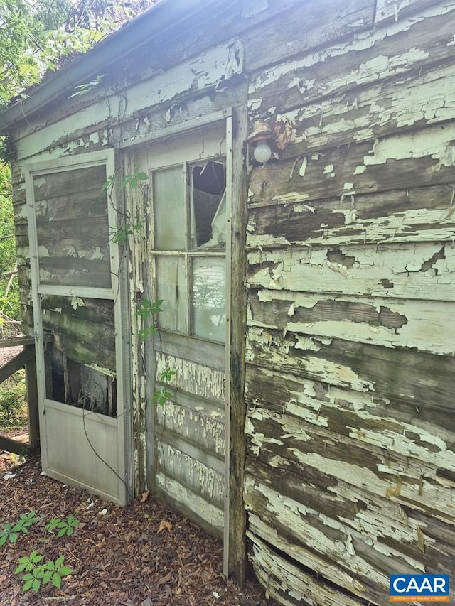 view of outbuilding