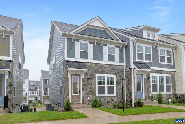 27 Woodburn Rd, Charlottesville, VA 22901 - craftsman house featuring stone siding