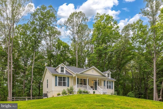109 Poplar Dr, Louisa, VA 23093 - view of front of home with a porch and a front lawn