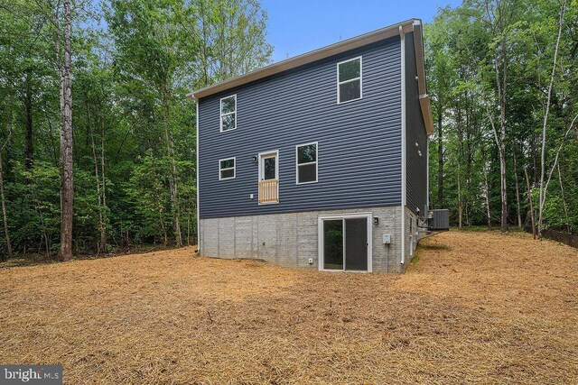 5925 Stubbs Bridge Rd, Mineral, VA 23117 - bathroom featuring vanity and tub / shower combination