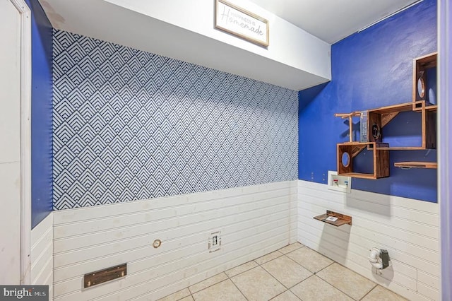 520 Oak Grove Dr, Mineral, VA 23117 - bathroom featuring a wainscoted wall and tile patterned flooring