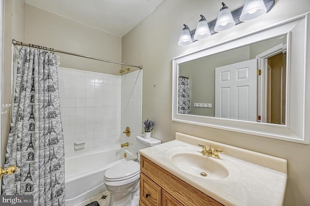 520 Oak Grove Dr, Mineral, VA 23117 - full bathroom featuring vanity, toilet, and shower / bath combo with shower curtain