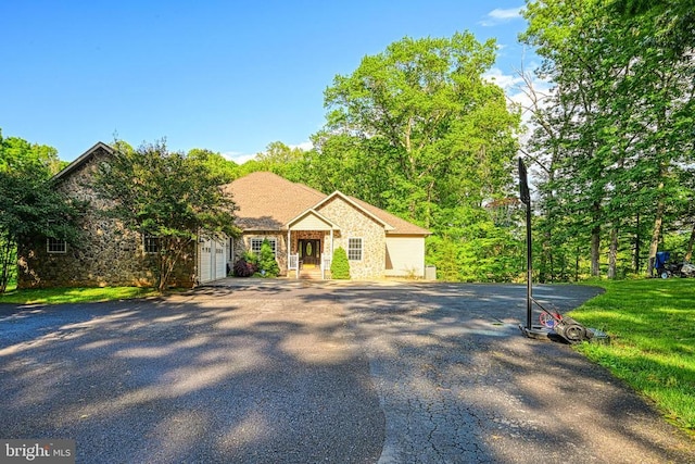 520 Oak Grove Dr, Mineral, VA 23117 - view of front of house with stone siding