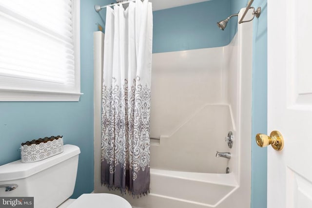 5310 Leavells Crossing Dr, Fredericksburg, VA 22407 - bathroom featuring toilet and shower / bath combo