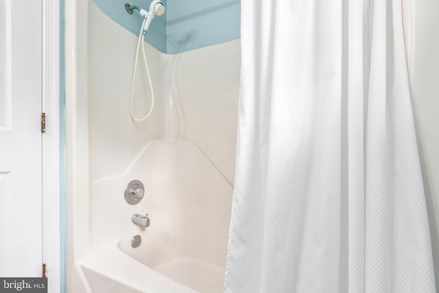 5310 Leavells Crossing Dr, Fredericksburg, VA 22407 - bathroom with shower / tub combo
