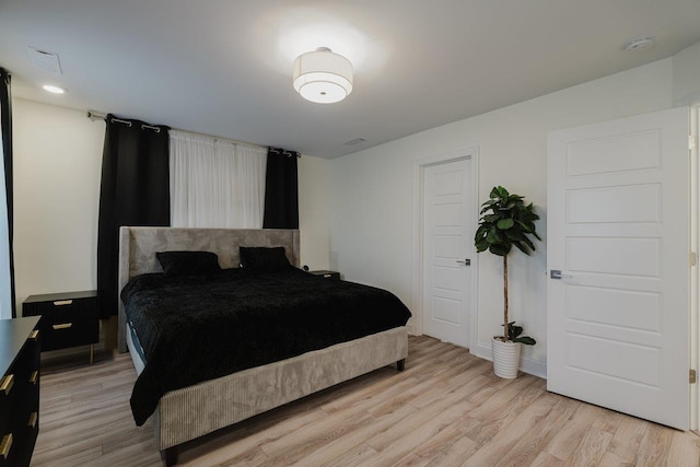 728 Mason St, Dayton, VA 22821 - bedroom featuring light wood-type flooring
