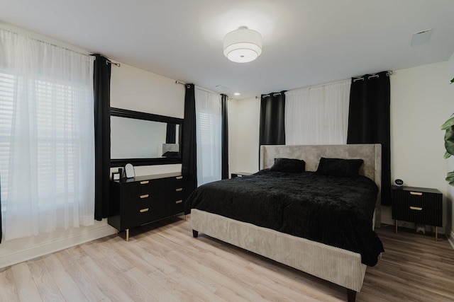 728 Mason St, Dayton, VA 22821 - bedroom with light wood-type flooring
