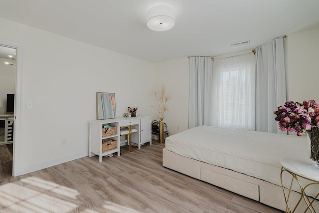 728 Mason St, Dayton, VA 22821 - bedroom featuring wood finished floors and baseboards