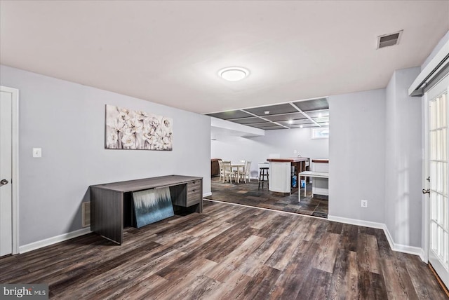 6915 Yeoman Ct, Fredericksburg, VA 22407 - living area featuring wood finished floors and baseboards