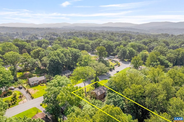 411 Westmoreland Ct, Charlottesville, VA 22901 - aerial view of property and surrounding area with a mountain backdrop and property parcel outlined