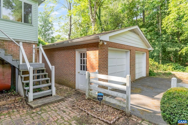411 Westmoreland Ct, Charlottesville, VA 22901 - view of detached garage