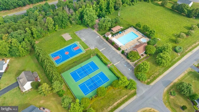 4924 Queensbury Cir, Fredericksburg, VA 22408 - bird's eye view of a pool
