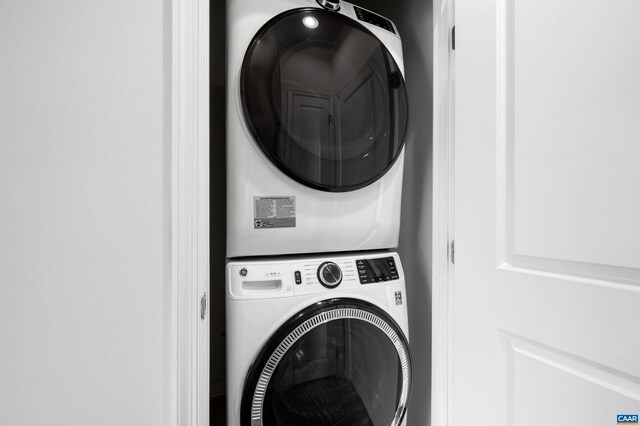 915 Flat Waters Ln, Charlottesville, VA 22911 - laundry area with stacked washing machine and dryer