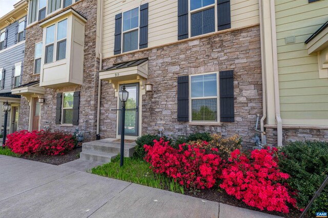 915 Flat Waters Ln, Charlottesville, VA 22911 - entrance to property featuring stone siding