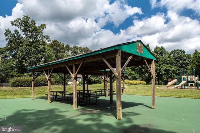 3910 Corbin Hall Ln, Fredericksburg, VA 22408 - surrounding community featuring a gazebo and a yard