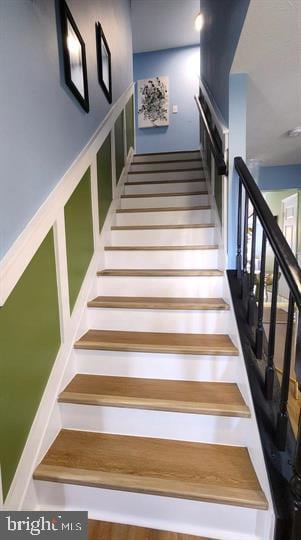 6603 Farmstead Ln, Fredericksburg, VA 22407 - view of stairway