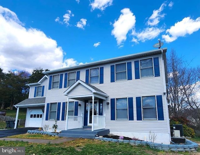 6603 Farmstead Ln, Fredericksburg, VA 22407 - view of front of house featuring an attached garage and driveway