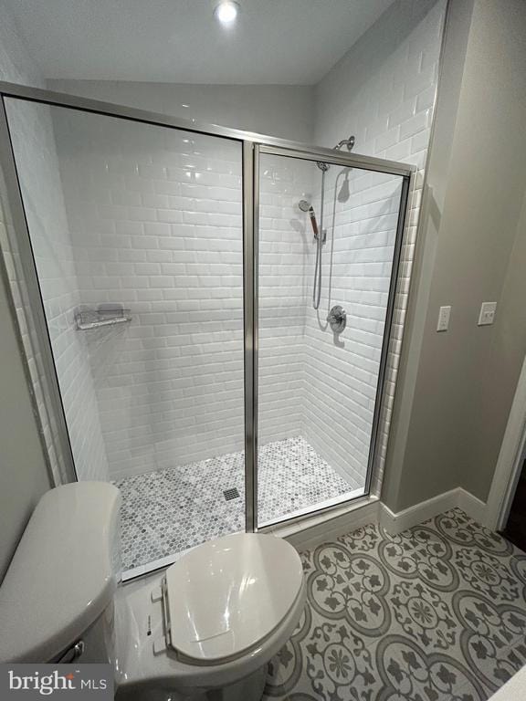 1346 Lakeshore Dr N, Louisa, VA 23093 - bathroom with a shower stall