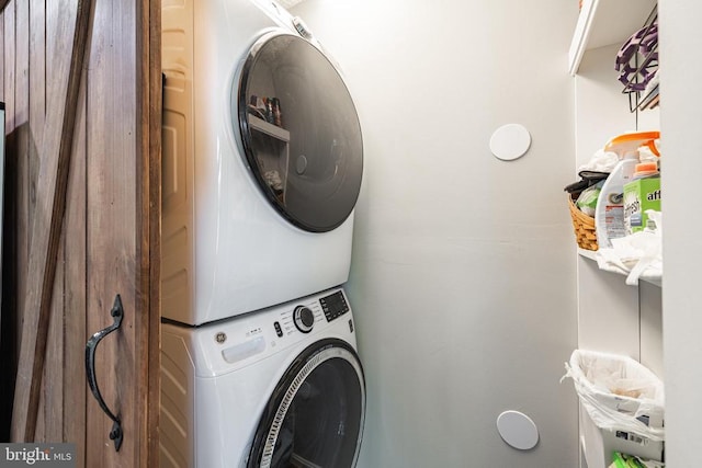 7208 Kirtley Trl, Culpeper, VA 22701 - laundry room with estacked washer and dryer