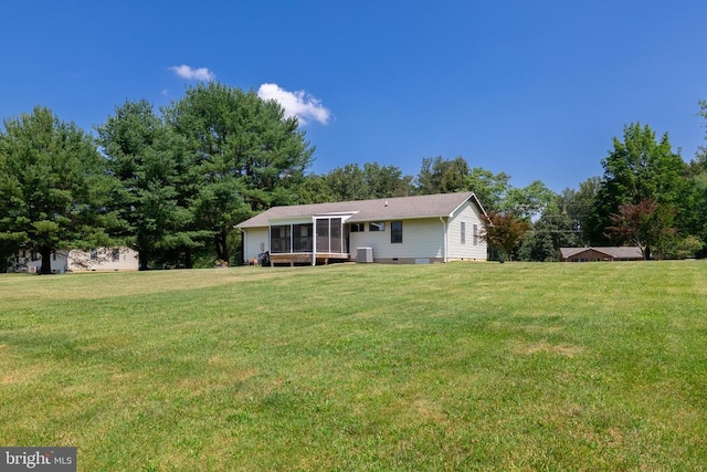 7208 Kirtley Trl, Culpeper, VA 22701 - back of property with a sunroom and a yard
