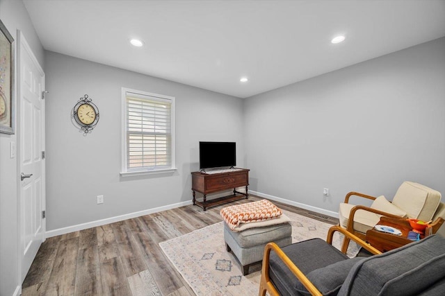 7 Oak View Dr, Staunton, VA 24401 - living area featuring wood finished floors and recessed lighting