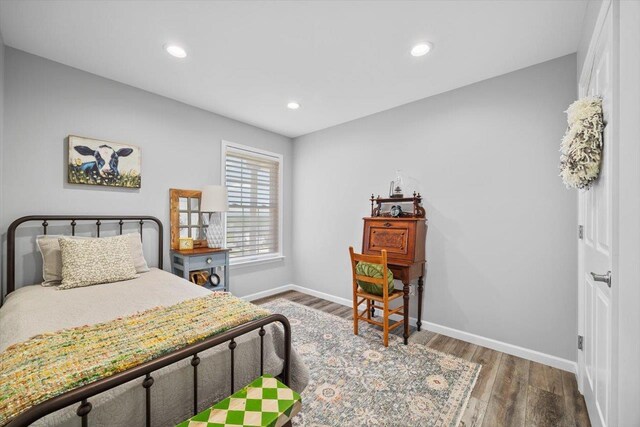 7 Oak View Dr, Staunton, VA 24401 - bedroom with wood finished floors and recessed lighting