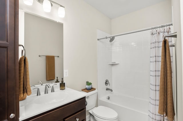 2892 Rutlege Rd Unit 177, Rockingham, VA 22801 - full bath with vanity and shower / tub combo with curtain