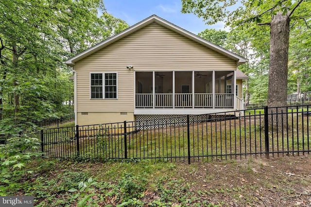 10614 Rhoads Dr, Fredericksburg, VA 22407 - back of property featuring a sunroom, a fenced backyard, and crawl space