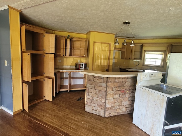 kitchen with crown molding, a textured ceiling, dark wood-type flooring, and electric stove