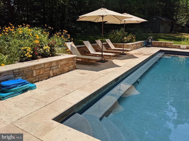 87 River Bend Rd E, Fredericksburg, VA 22407 - swimming pool with a patio area