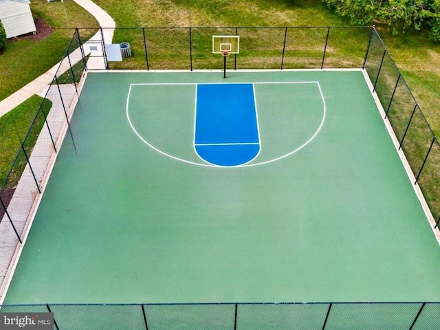 6215 Hot Spring Ln, Fredericksburg, VA 22407 - view of basketball court with community basketball court