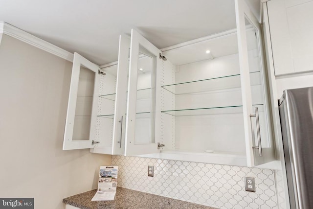 6215 Hot Spring Ln, Fredericksburg, VA 22407 - bathroom with decorative backsplash