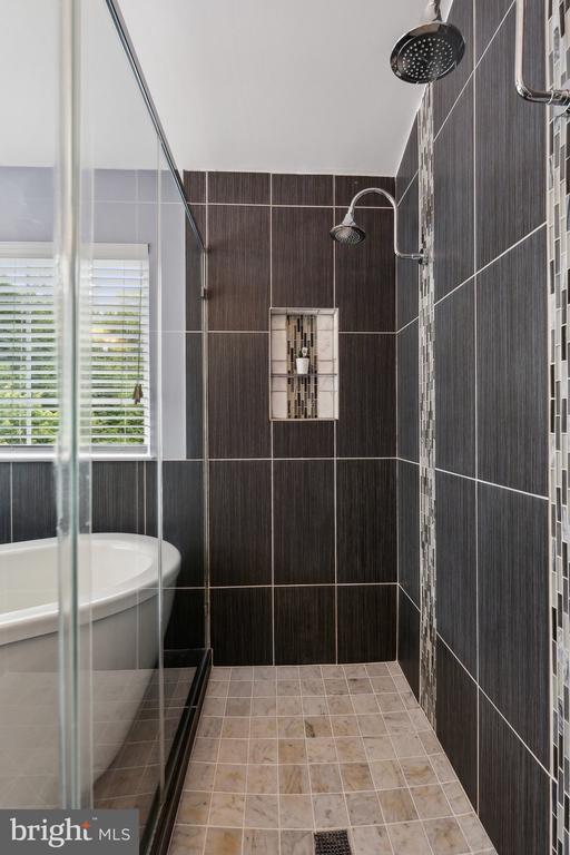 6215 Hot Spring Ln, Fredericksburg, VA 22407 - full bath featuring a stall shower and a freestanding bath