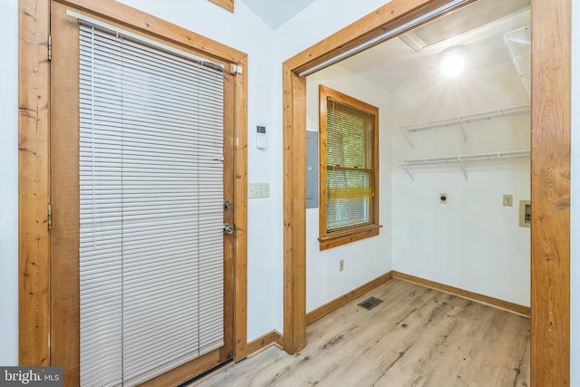 340 Wilson St, Bumpass, VA 23024 - interior space with light wood-style flooring, baseboards, and visible vents