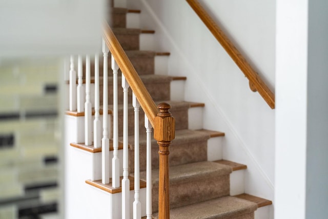 47 Villa View Dr, Staunton, VA 24401 - view of staircase