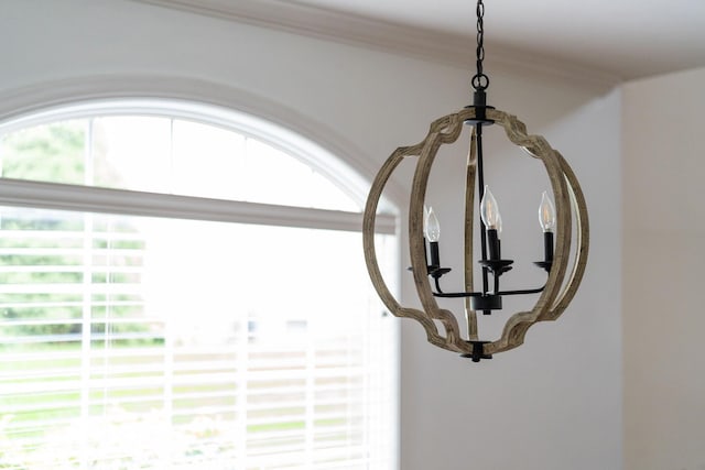 47 Villa View Dr, Staunton, VA 24401 - detailed view of a chandelier and crown molding