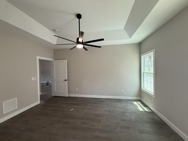 1522 2nd St, Waynesboro, VA 22980 - empty room featuring dark wood finished floors, a ceiling fan, and a smoke detector