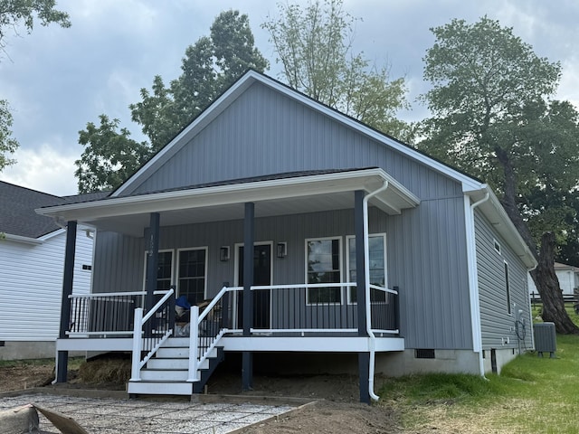 1522 2nd St, Waynesboro, VA 22980 - view of front facade with crawl space and covered porch