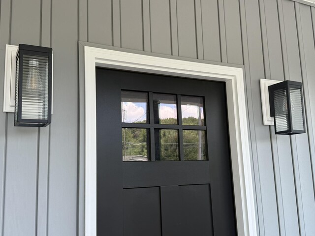 1522 2nd St, Waynesboro, VA 22980 - entrance to property featuring board and batten siding