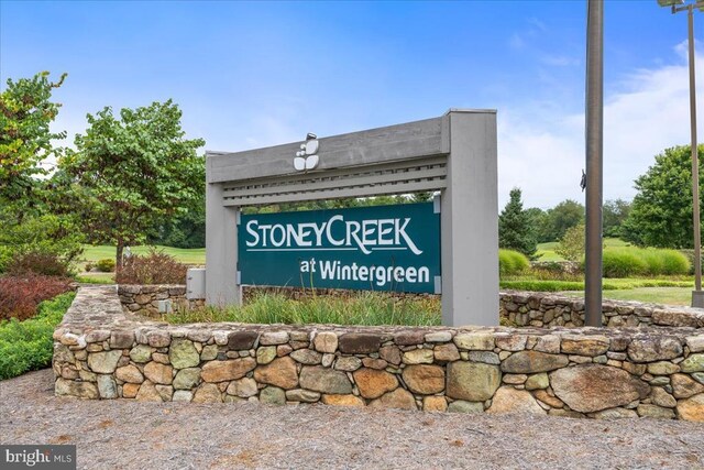 233 Stone Chimneys Rd, Nellysford, VA 22958