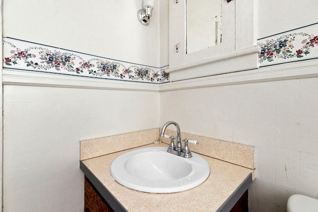 105 Austin Ave, Staunton, VA 24401 - bathroom with vanity and toilet