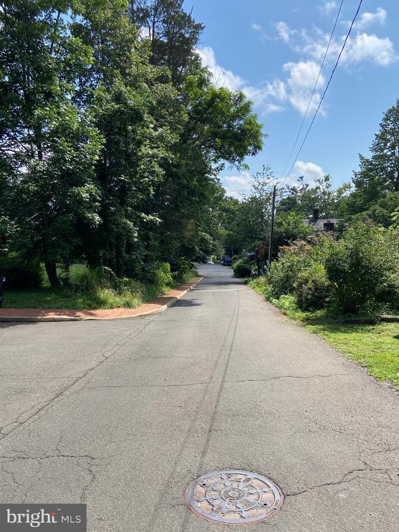 20 Calhoun St N, Warrenton, VA 20186 - view of asphalt road