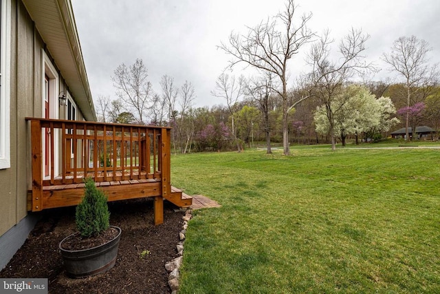 147 Fishermans Ln, Luray, VA 22835 - view of grassy yard featuring a deck