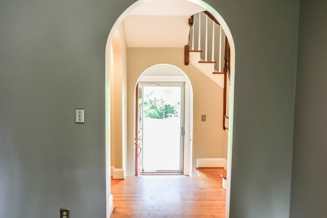 844 Lyndhurst Rd, Waynesboro, VA 22980 - entrance foyer with arched walkways and stairway