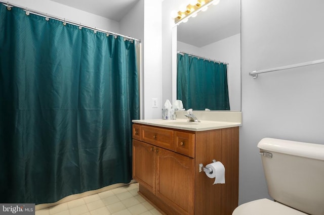 11611 Hampshire Ct, Fredericksburg, VA 22407 - full bath featuring vanity and a shower with shower curtain