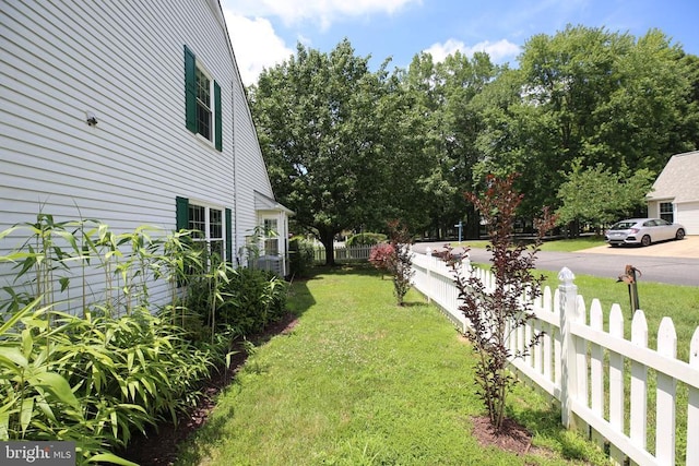 11611 Hampshire Ct, Fredericksburg, VA 22407 - view of fenced yard