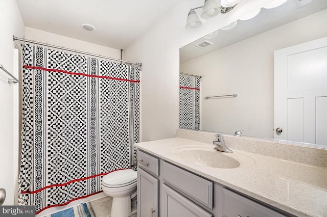 8806 Commons Cir, Spotsylvania, VA 22553 - full bath with vanity and a shower with curtain